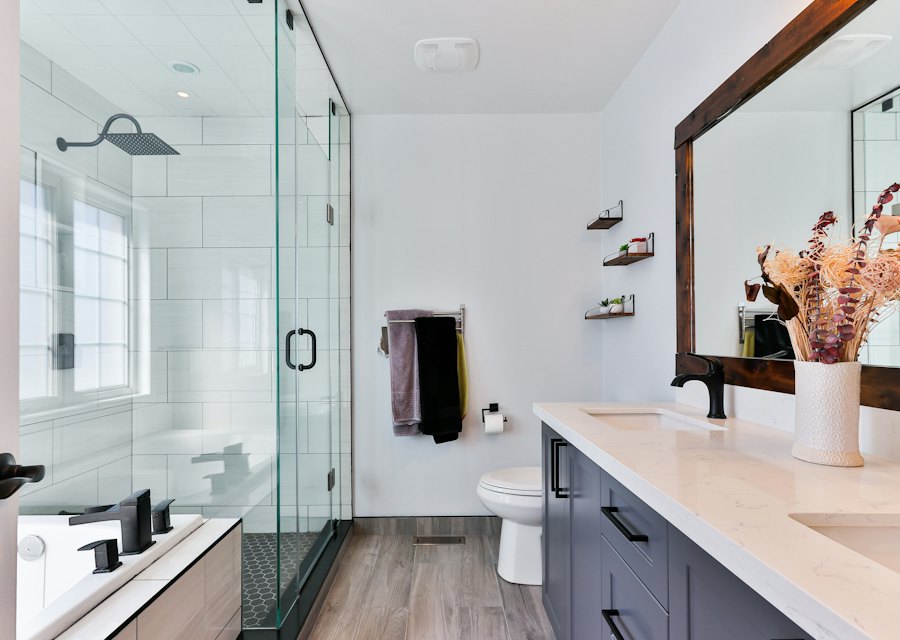After: bathroom, cleaned (example image)