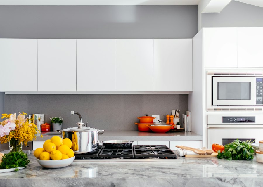 After: kitchen, cleaned (example image)